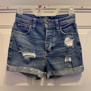 😎Hollister Curvy Ultra High Rise Mom Short 3” Size 0